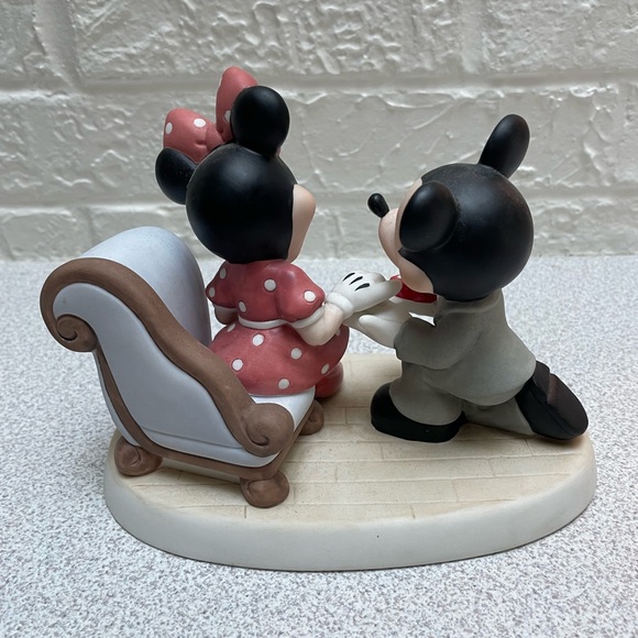 Mickey/Minnie “Will You Marry Me?” Porcelain Figurine - Picture 2 of 9